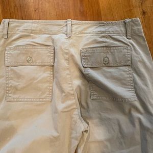 Women’s size 6 crop GAP khakis